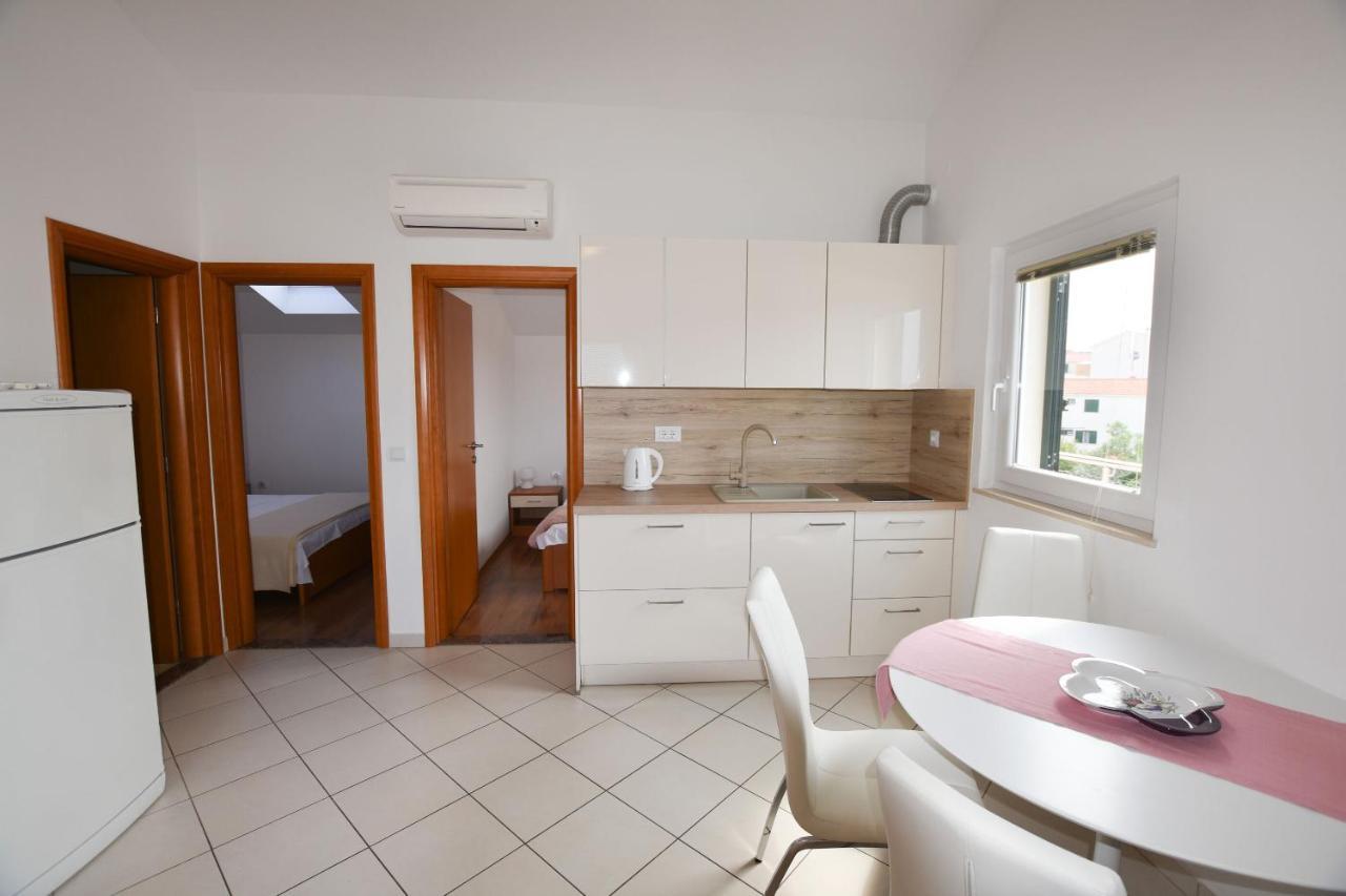 Apartments Danica Primosten Luaran gambar