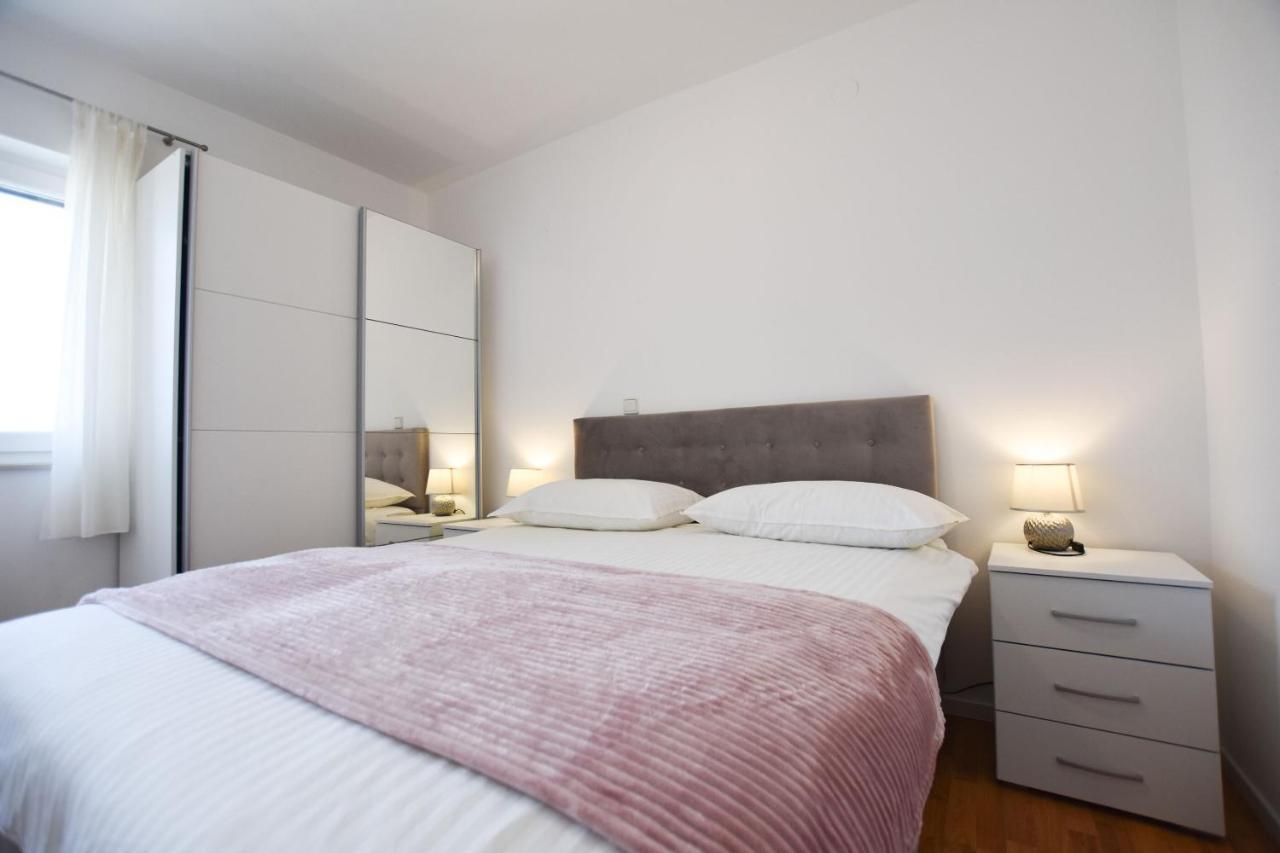 Apartments Danica Primosten Luaran gambar