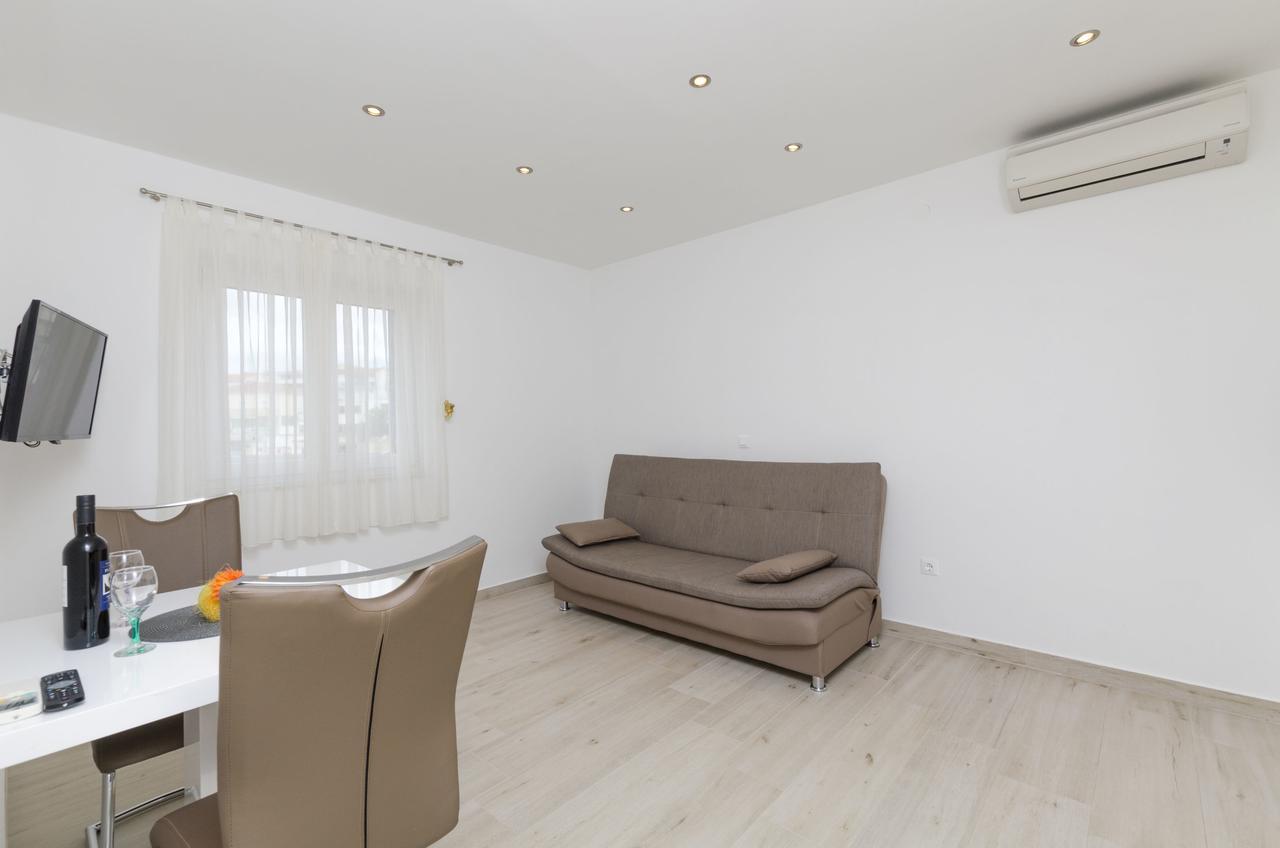 Apartments Danica Primosten Luaran gambar