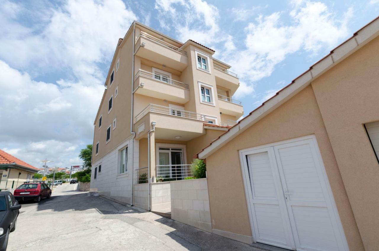 Apartments Danica Primosten Luaran gambar